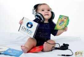 Dạy con học tiếng anh bằng cách cho bé nghe các kênh tiếng anh